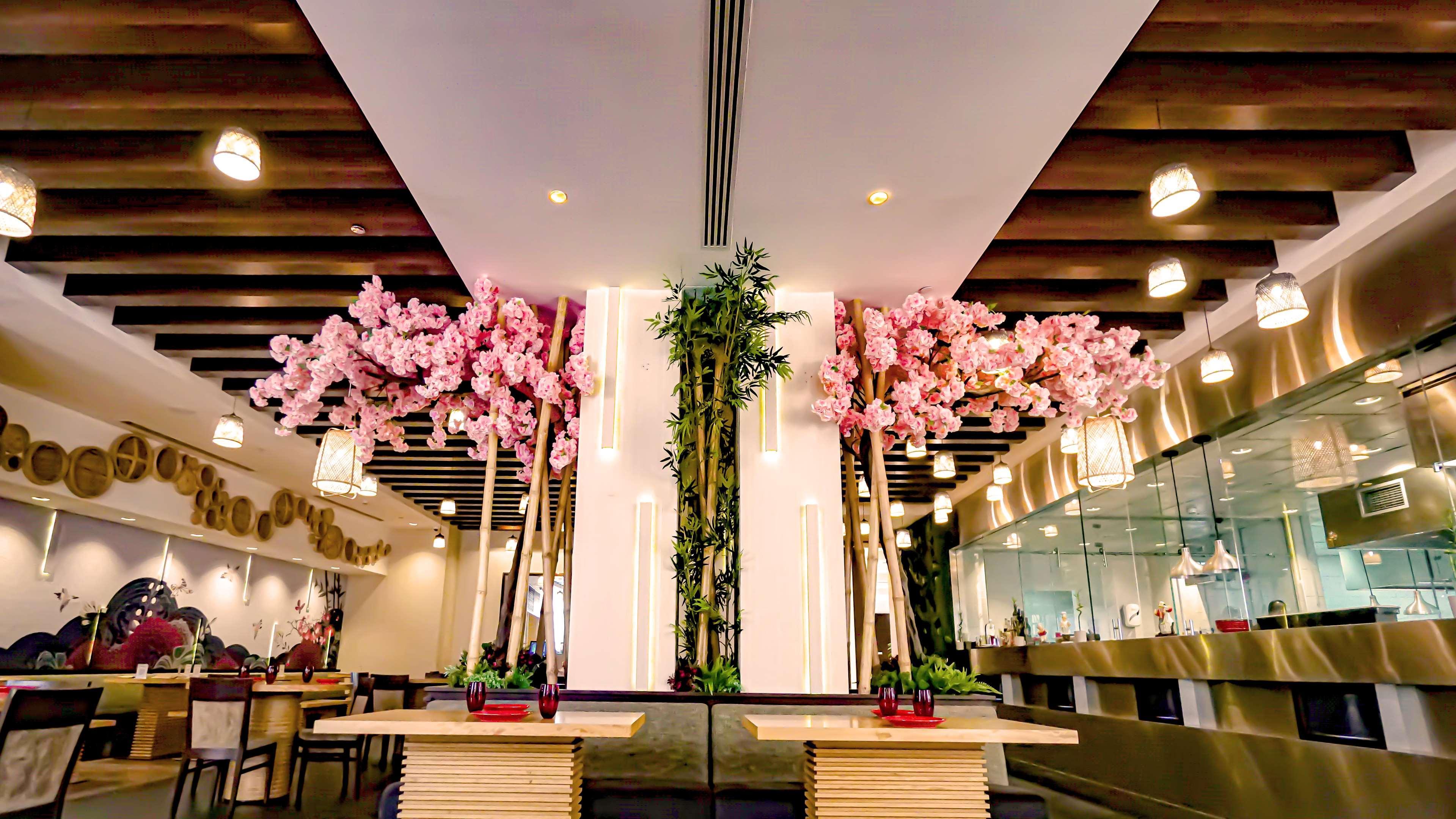 فندق دبل تري باي هيلتون الدوحة - آل ساد المظهر الخارجي الصورة Interior of a restaurant in the United Arab Emirates