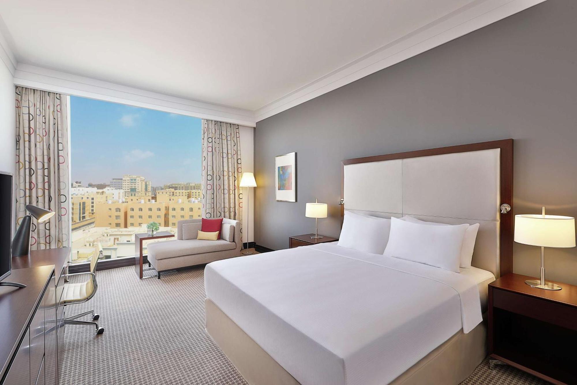 فندق دبل تري باي هيلتون الدوحة - آل ساد المظهر الخارجي الصورة A guest room at the hotel
