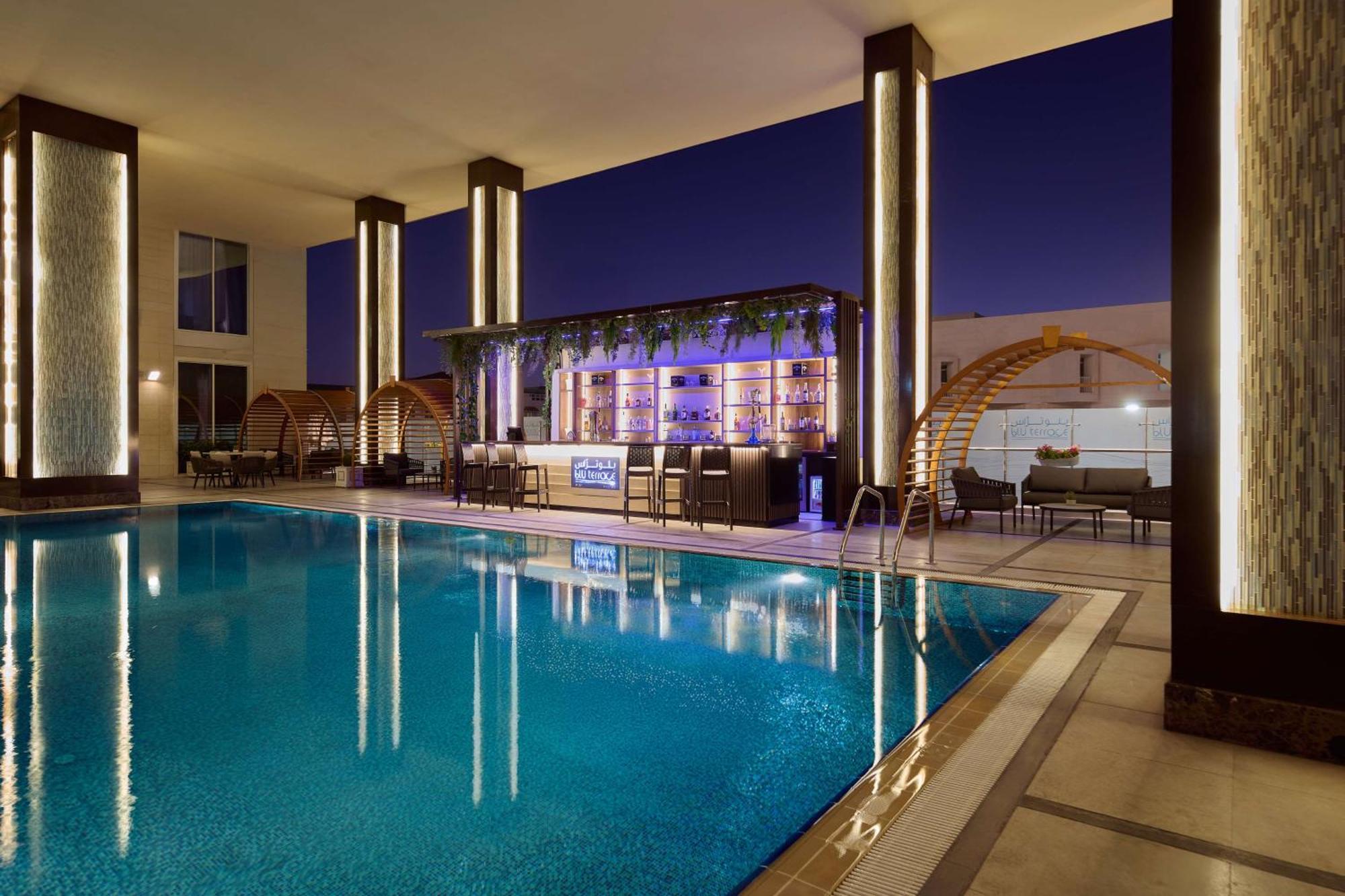 فندق دبل تري باي هيلتون الدوحة - آل ساد المظهر الخارجي الصورة The swimming pool at the hotel